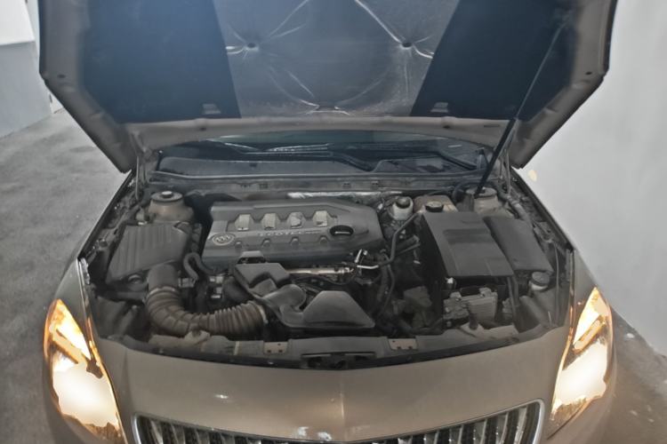 Used Buick Regal 2015 2.0L Elite Fashion Edition Engine Bay
