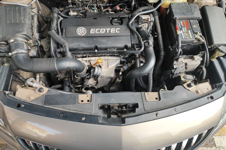 Used Buick Regal 2015 1.6T Elite Tech Model Engine Bay