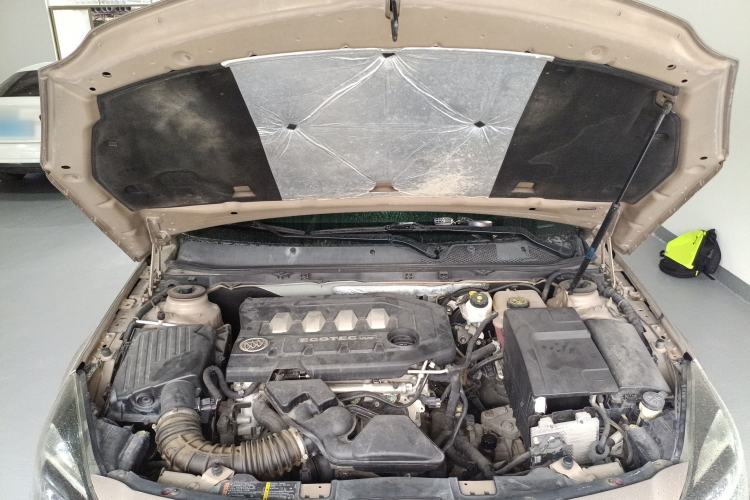 Used Buick Regal 2015 2.0L Elite Fashion Edition Engine Bay