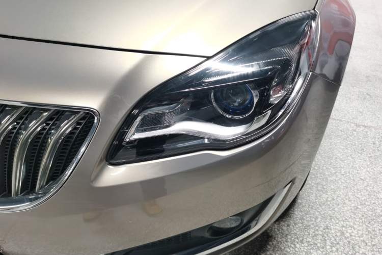 Used Buick Regal 2015 2.0L Leading Fashion Edition Exterior 2