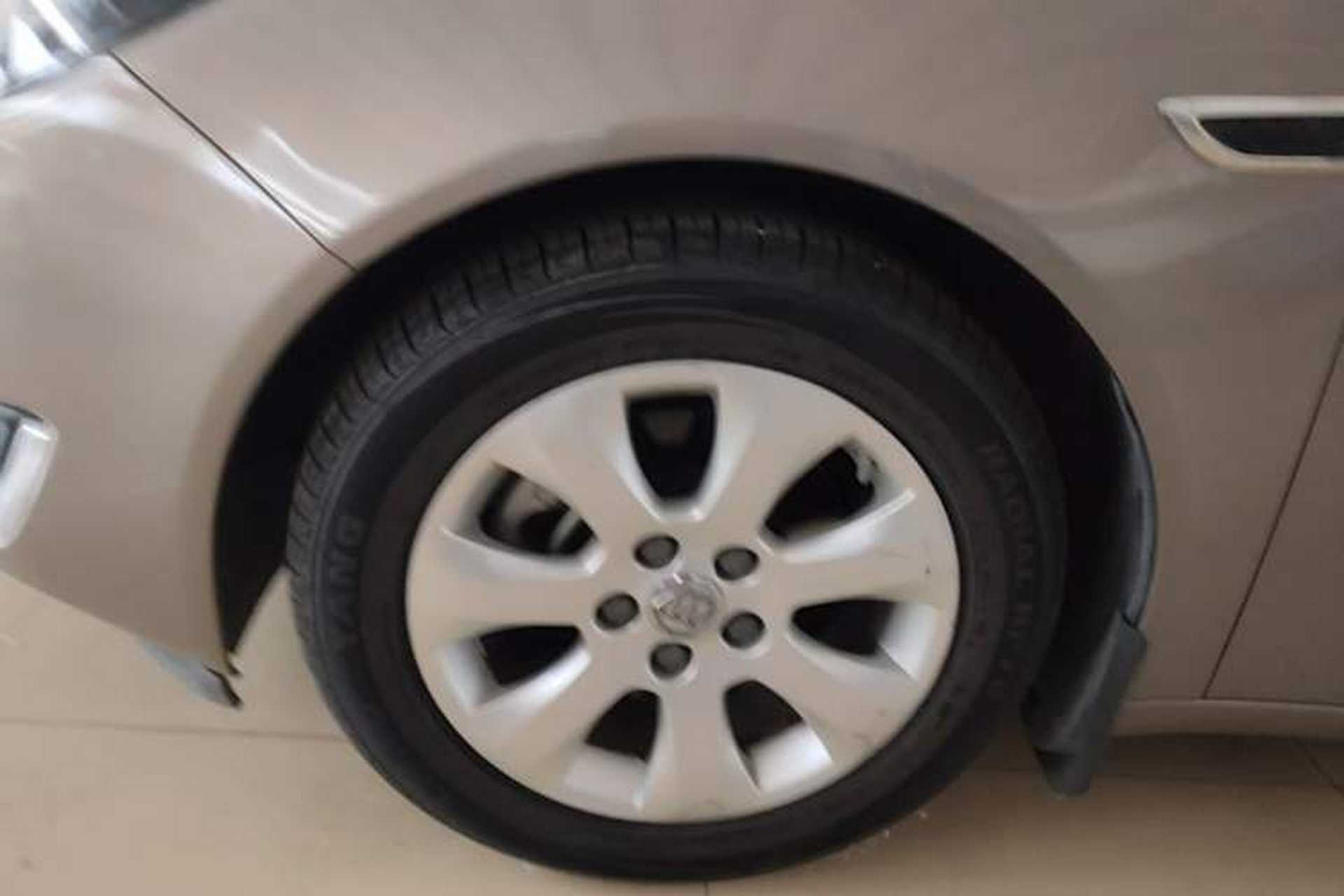 Used Buick Regal 2015 1.6T Leading Technology Model Exterior 4
