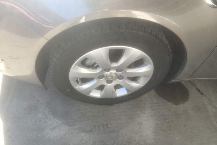Used Buick Regal 2015 2.0L Elite Fashion Edition Exterior 4