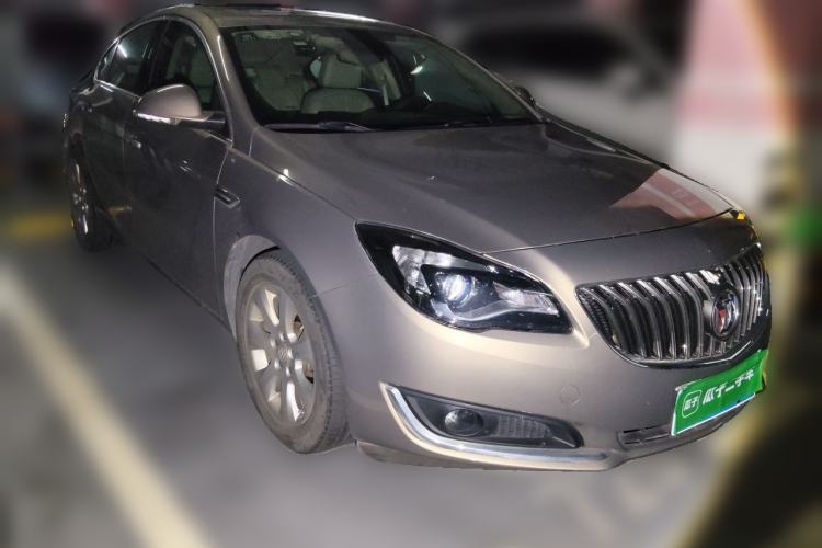 Used Buick Regal 2015 2.0L Elite Fashion Edition Front Right 45 Deg