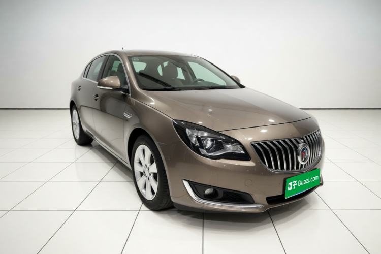 Used Buick Regal 2015 2.0L Elite Fashion Edition Front Right 45 Deg