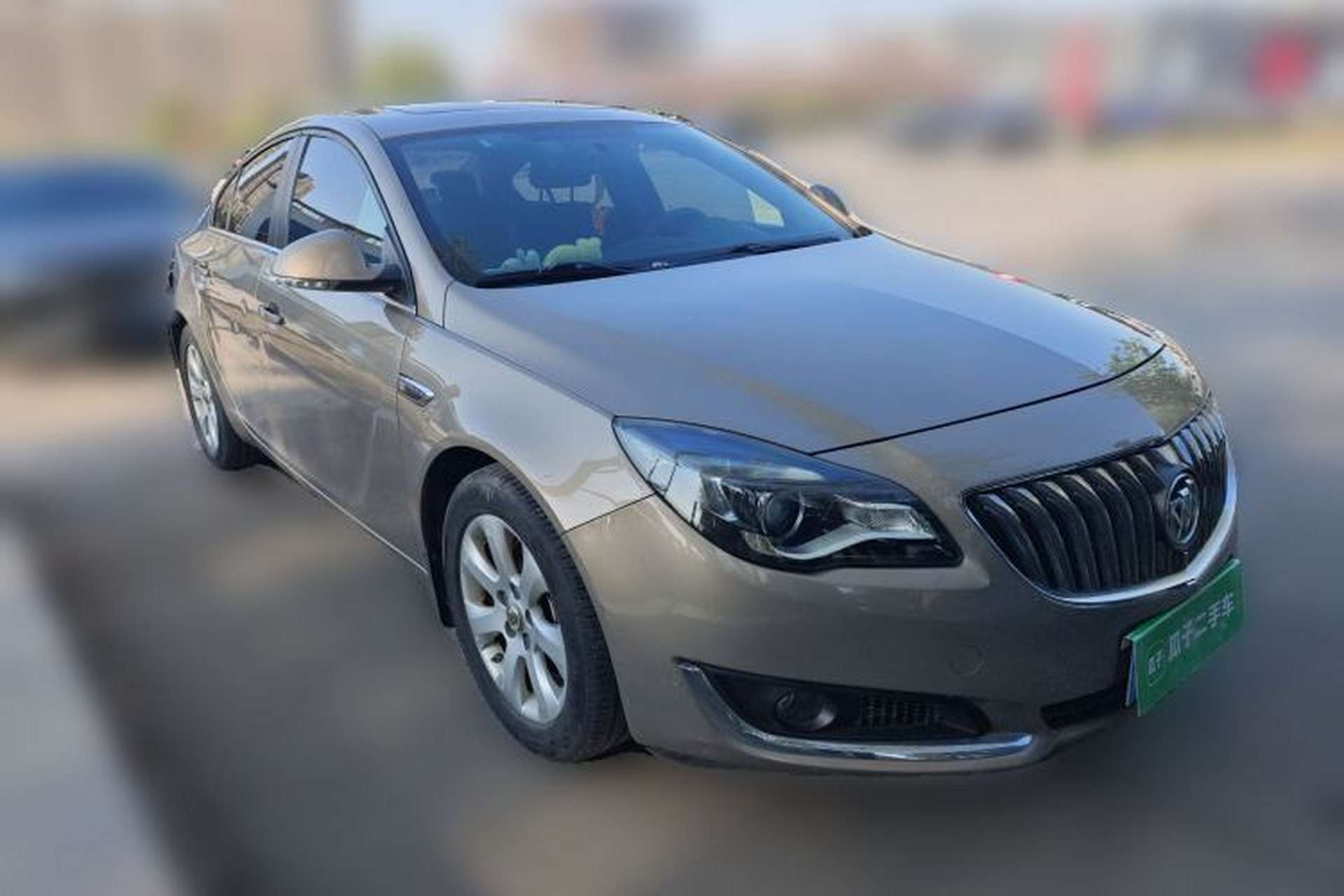 Used Buick Regal 2015 1.6T Leading Technology Model Front Right 45 Deg