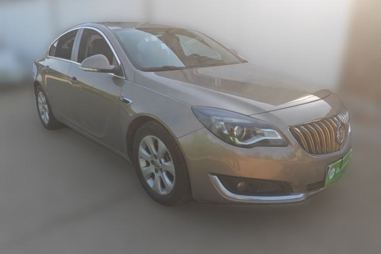 Used Buick Regal 2015 1.6T Leading Technology Model Front Right 45 Deg