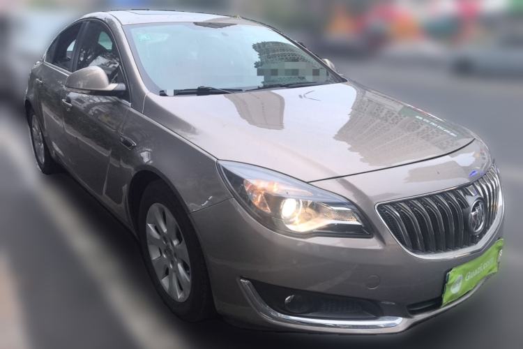 Used Buick Regal 2015 1.6T Leading Technology Model Front Right 45 Deg