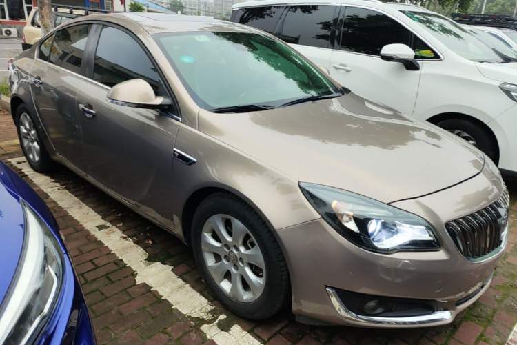 Used Buick Regal 2015 1.6T Elite Tech Model Front Right 45 Deg