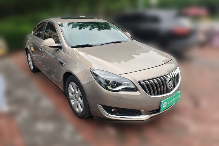 Used Buick Regal 2015 1.6T Leading Technology Model Front Right 45 Deg