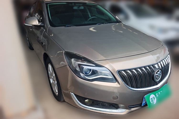 Used Buick Regal 2015 1.6T Leading Technology Model Front Right 45 Deg