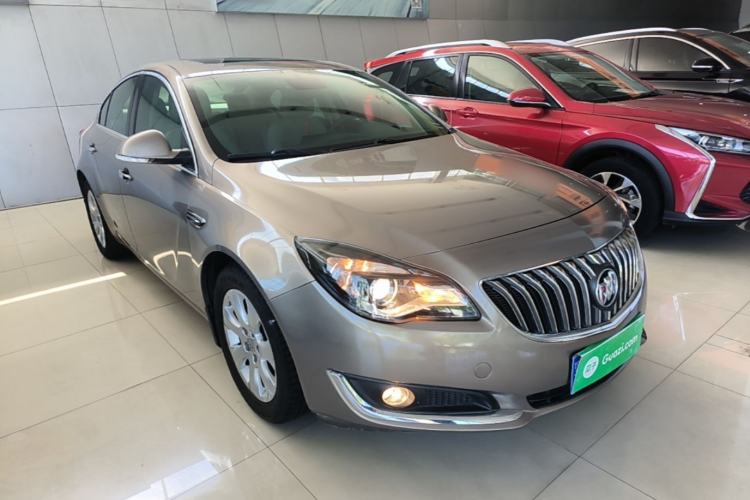 Used Buick Regal 2015 2.0L Elite Fashion Edition Front Right 45 Deg
