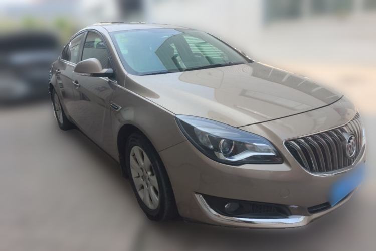 Used Buick Regal 2015 2.0L Leading Fashion Edition Front Right 45 Deg