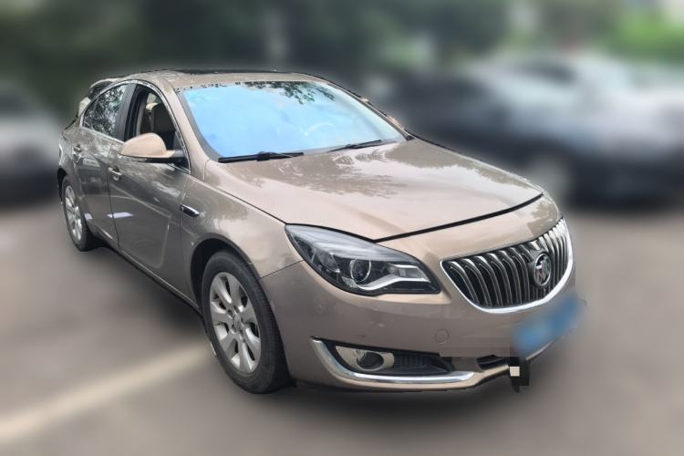 Used Buick Regal 2015 1.6T Leading Technology Model Front Right 45 Deg