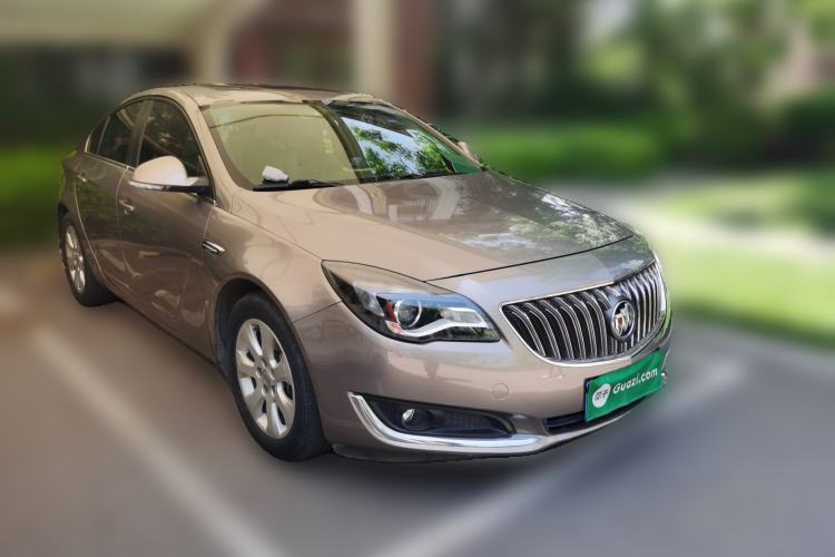 Used Buick Regal 2015 2.0L Leading Fashion Edition Front Right 45 Deg