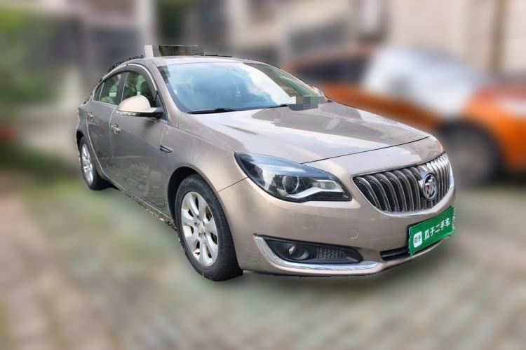 Used Buick Regal 2015 2.0L Leading Fashion Edition Front Right 45 Deg