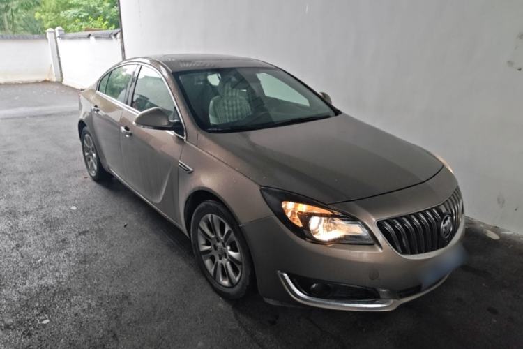 Used Buick Regal 2015 2.0L Elite Fashion Edition Front Right 45 Deg