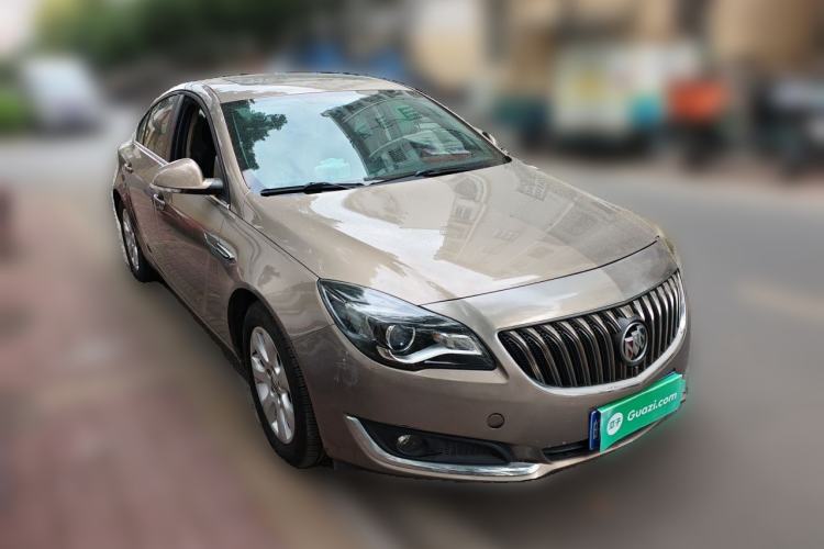 Used Buick Regal 2015 2.0L Leading Fashion Edition Front Right 45 Deg