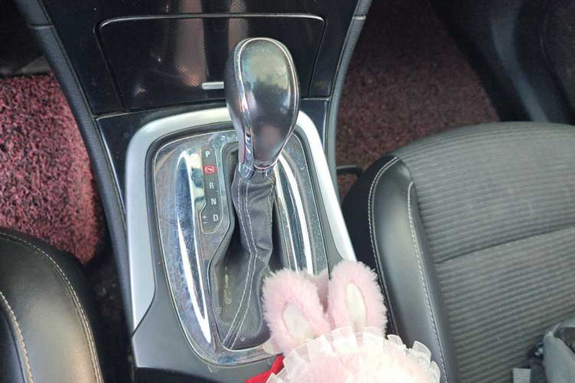 Used Buick Regal 2015 1.6T Leading Technology Model Gear Lever