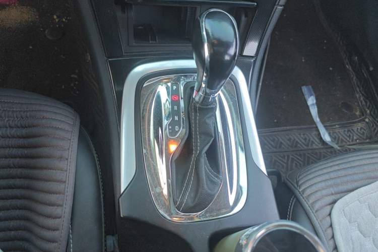 Used Buick Regal 2015 1.6T Leading Technology Model Gear Lever