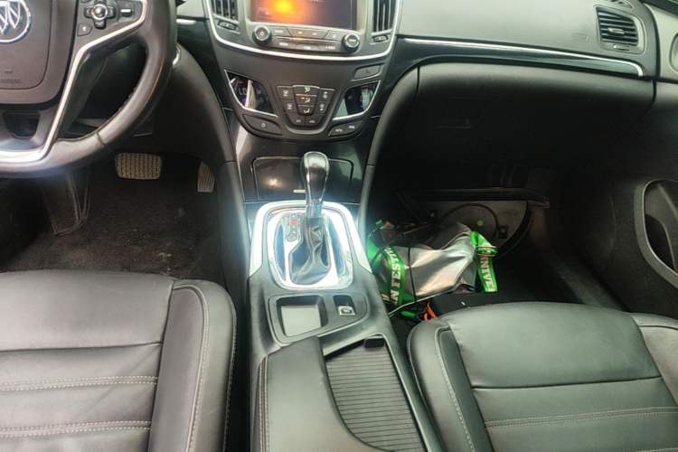 Used Buick Regal 2015 1.6T Elite Tech Model Gear Lever