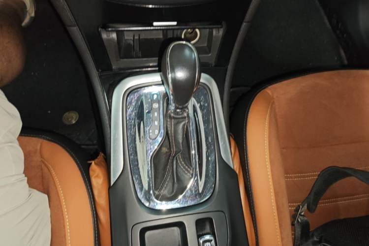 Used Buick Regal 2015 1.6T Elite Tech Model Gear Lever