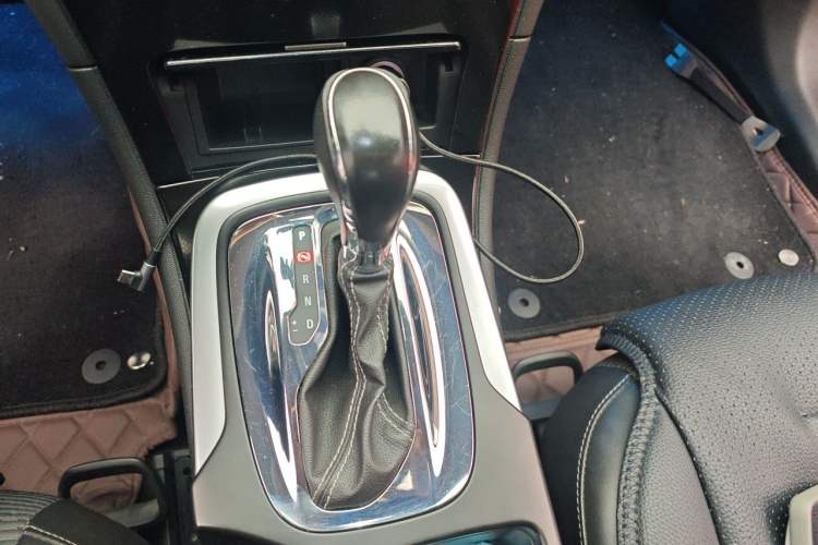 Used Buick Regal 2015 1.6T Leading Technology Model Gear Lever