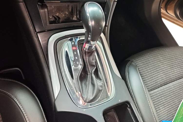 Used Buick Regal 2015 1.6T Leading Technology Model Gear Lever