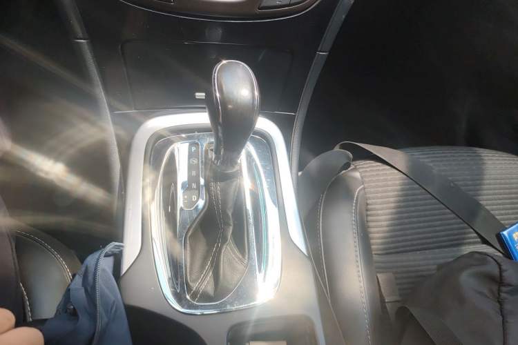 Used Buick Regal 2015 1.6T Leading Technology Model Gear Lever