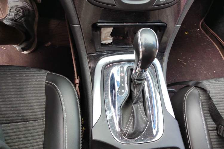 Used Buick Regal 2015 1.6T Leading Technology Model Gear Lever