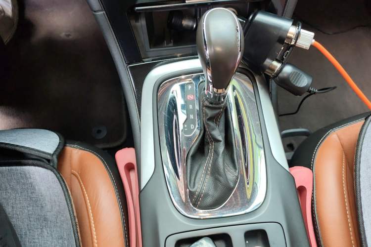 Used Buick Regal 2015 1.6T Elite Tech Model Gear Lever