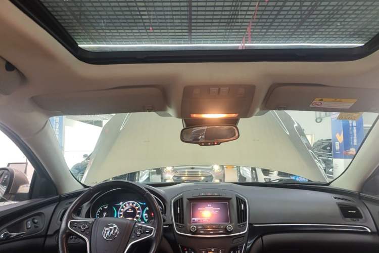 Used Buick Regal 2015 1.6T Elite Tech Model Headliner