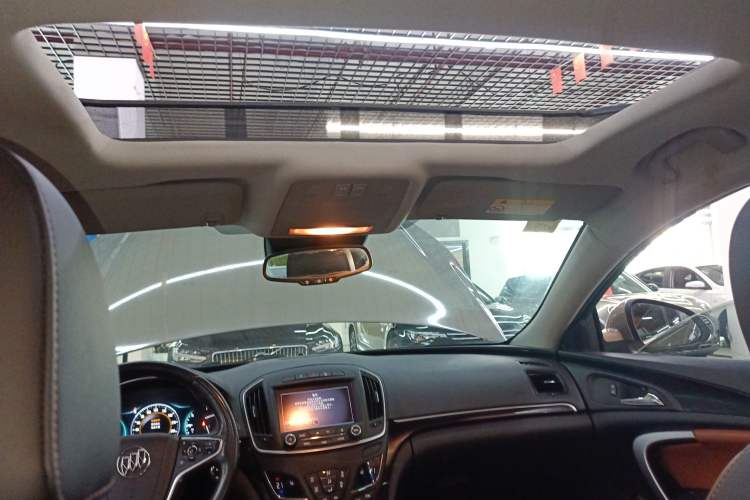 Used Buick Regal 2015 1.6T Elite Tech Model Headliner