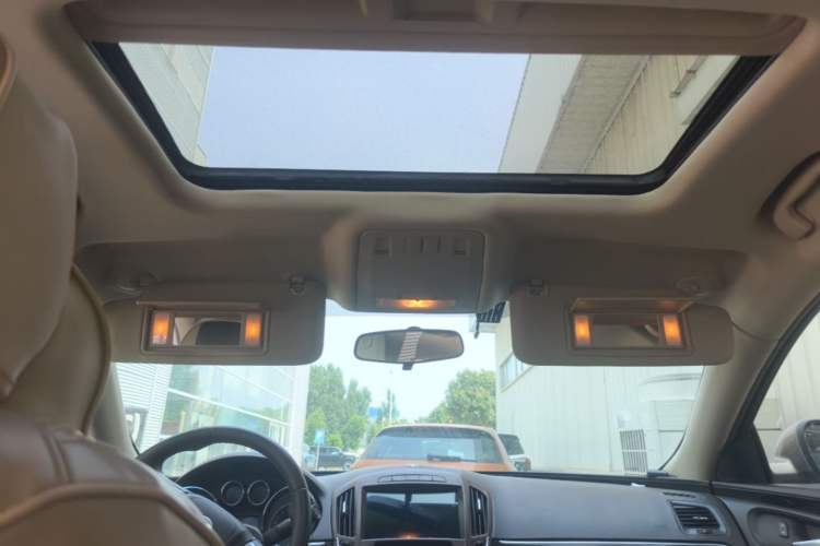 Used Buick Regal 2015 2.0L Leading Fashion Edition Headliner