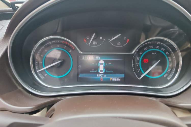 Used Buick Regal 2015 2.0L Elite Fashion Edition Instrument Cluster