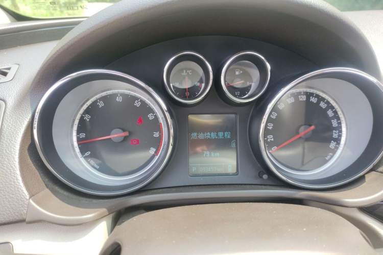 Used Buick Regal 2015 2.0L Leading Fashion Edition Instrument Cluster