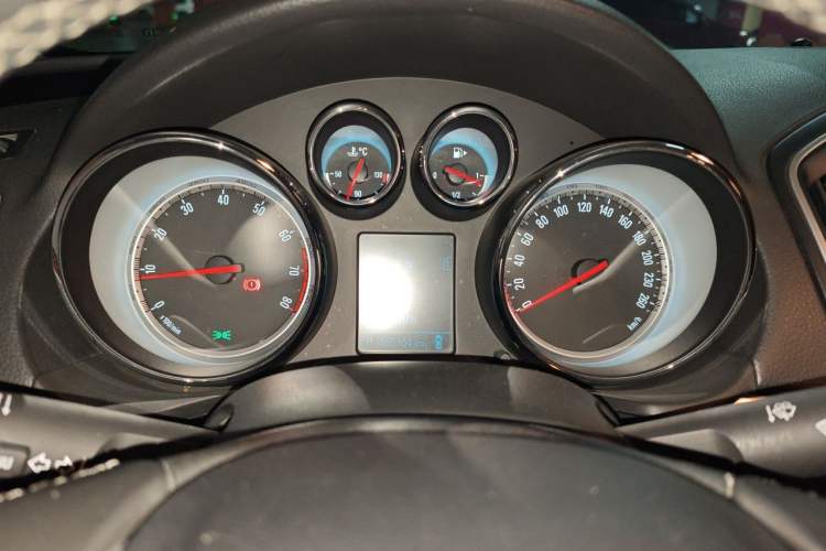Used Buick Regal 2015 1.6T Leading Technology Model Instrument Cluster