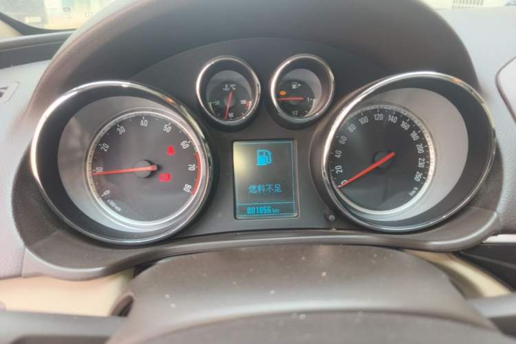 Used Buick Regal 2015 2.0L Leading Fashion Edition Instrument Cluster