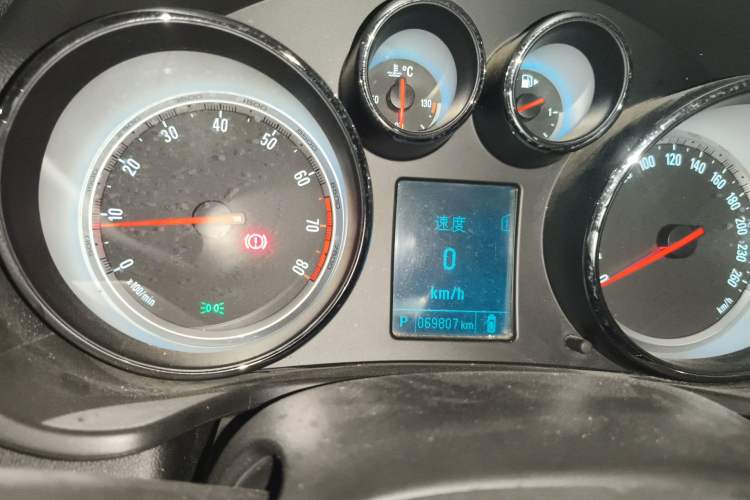 Used Buick Regal 2015 1.6T Leading Technology Model Instrument Cluster