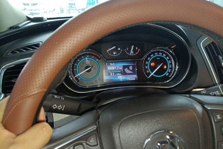 Used Buick Regal 2015 2.0L Elite Fashion Edition Instrument Cluster