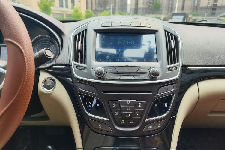 Used Buick Regal 2015 2.0L Elite Fashion Edition Interior 10