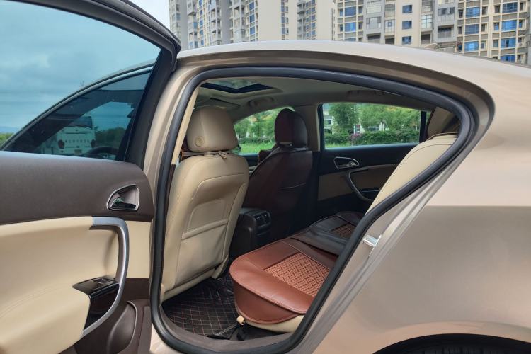 Used Buick Regal 2015 2.0L Elite Fashion Edition Interior 6