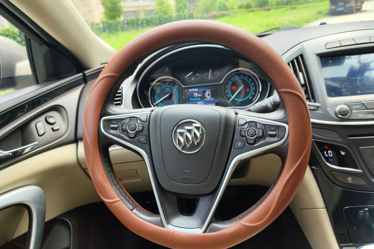 Used Buick Regal 2015 2.0L Elite Fashion Edition Interior 8