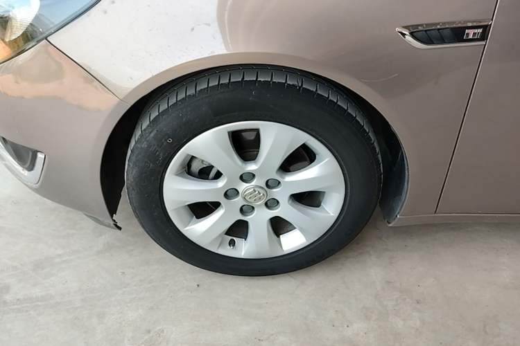 Used Buick Regal 2015 1.6T Leading Technology Model Left Front Wheel Hub