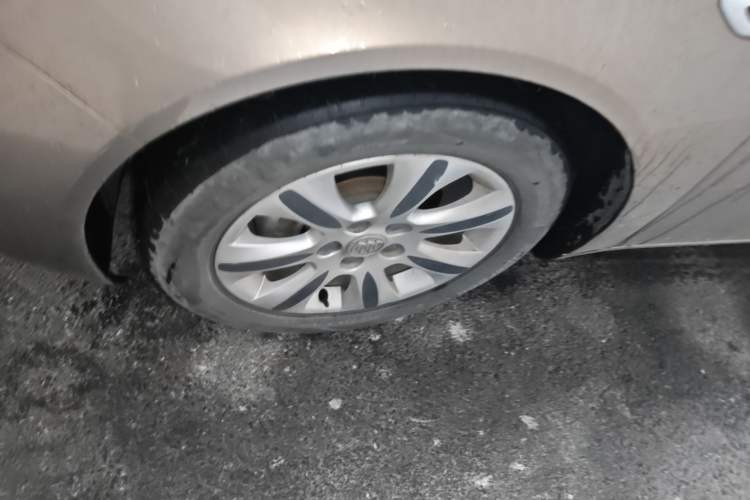 Used Buick Regal 2015 2.0L Elite Fashion Edition Left Front Wheel Hub
