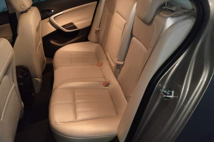 Used Buick Regal 2015 2.0L Elite Fashion Edition Left Rear Seat