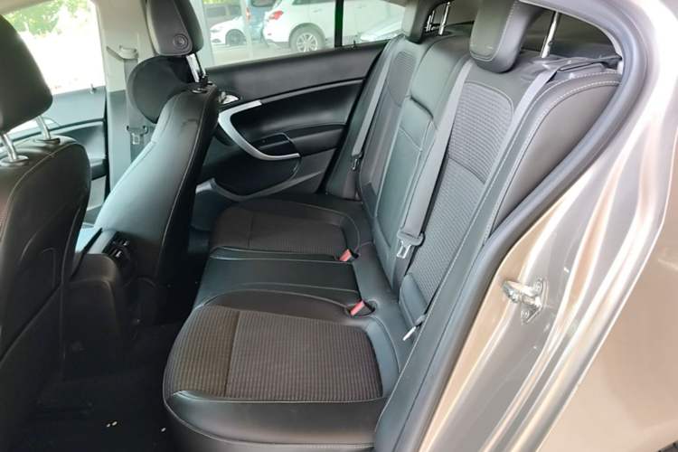 Used Buick Regal 2015 1.6T Leading Technology Model Left Rear Seat