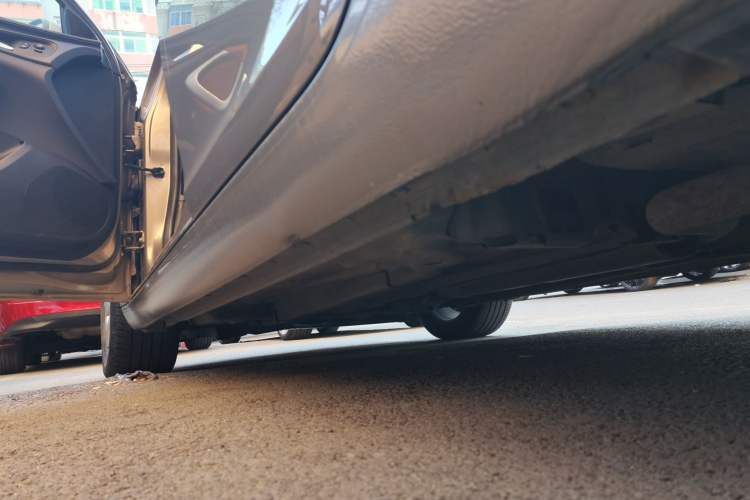 Used Buick Regal 2015 1.6T Elite Tech Model Left Side Sill