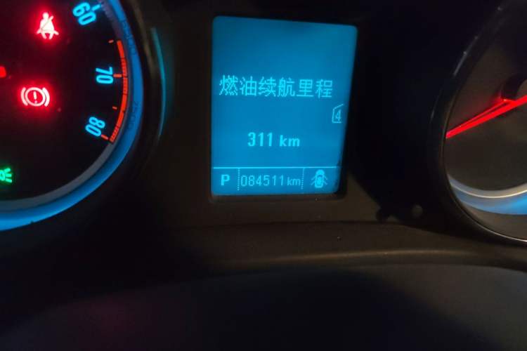 Used Buick Regal 2015 1.6T Leading Technology Model Odometer Close Up