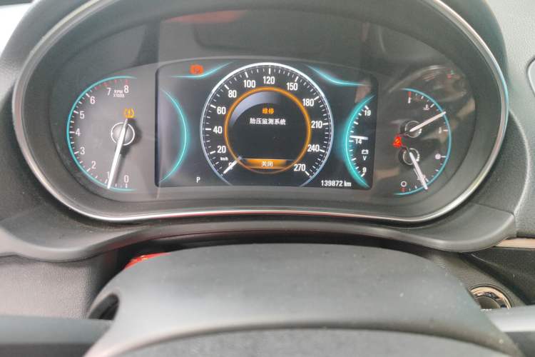 Used Buick Regal 2015 1.6T Elite Tech Model Odometer Close Up
