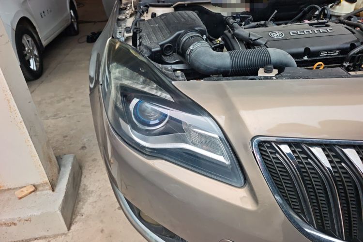 Used Buick Regal 2015 1.6T Leading Technology Model Right Front Headlight